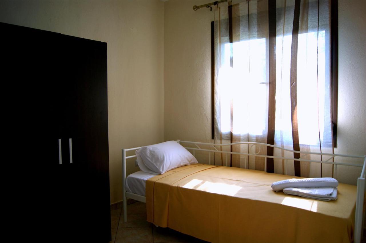 Simplicity At Iris Accommodation Psakoudia Room photo